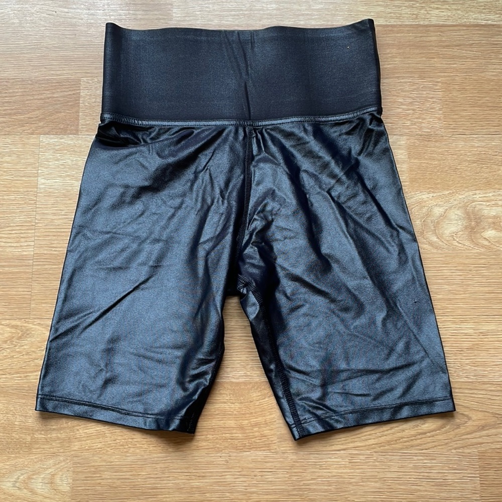 Carbon38 High Rise Short